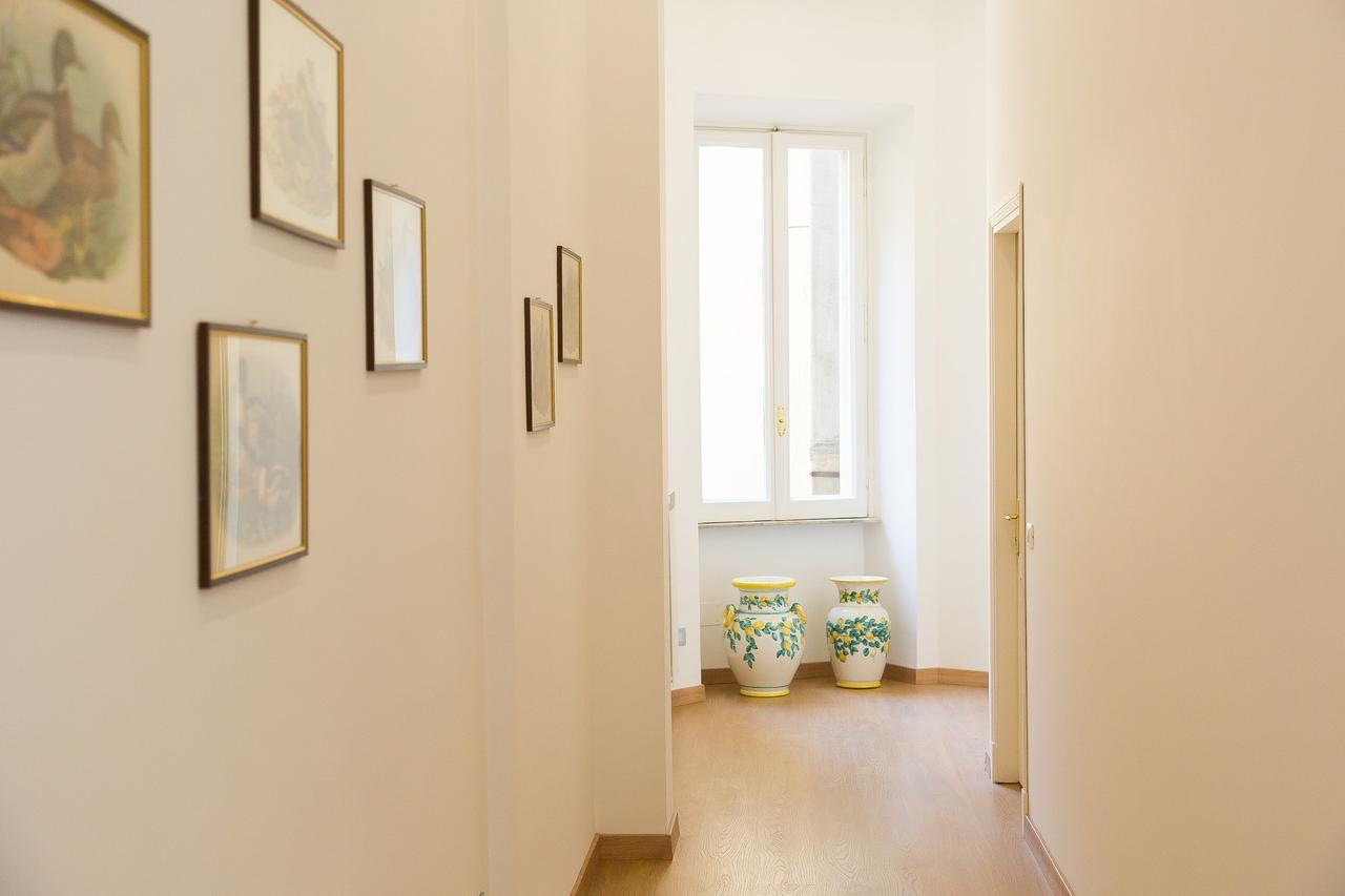 Prestigious Apartment Via Barberini Rome Bagian luar foto