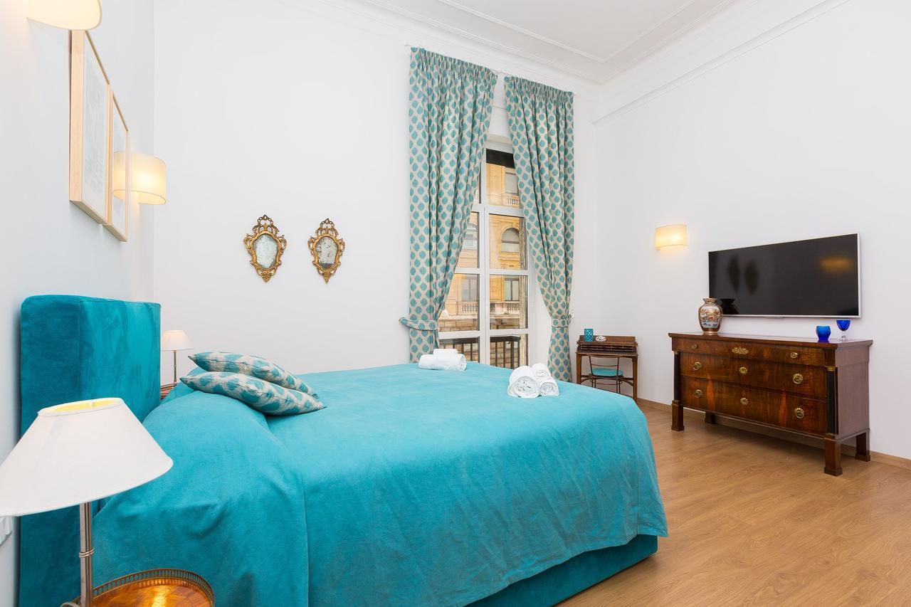Prestigious Apartment Via Barberini Rome Bagian luar foto