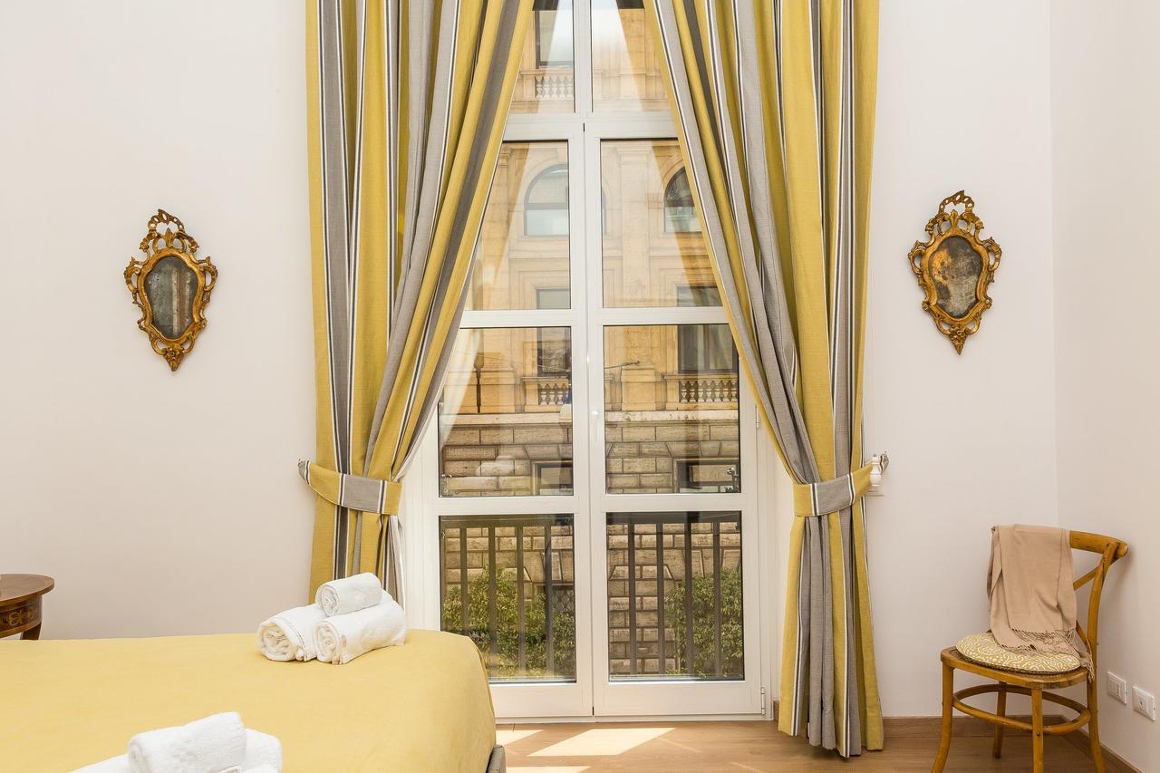 Prestigious Apartment Via Barberini Rome Bagian luar foto