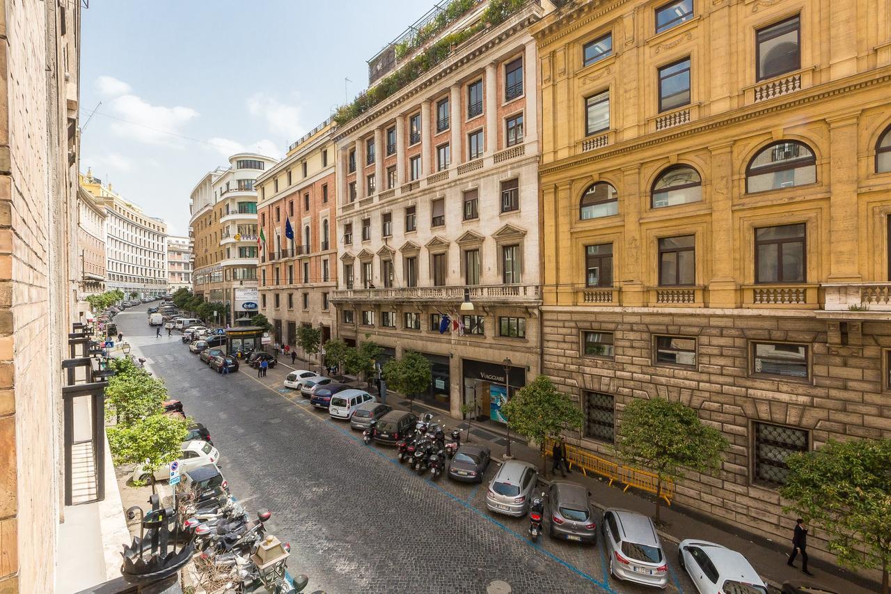 Prestigious Apartment Via Barberini Rome Bagian luar foto