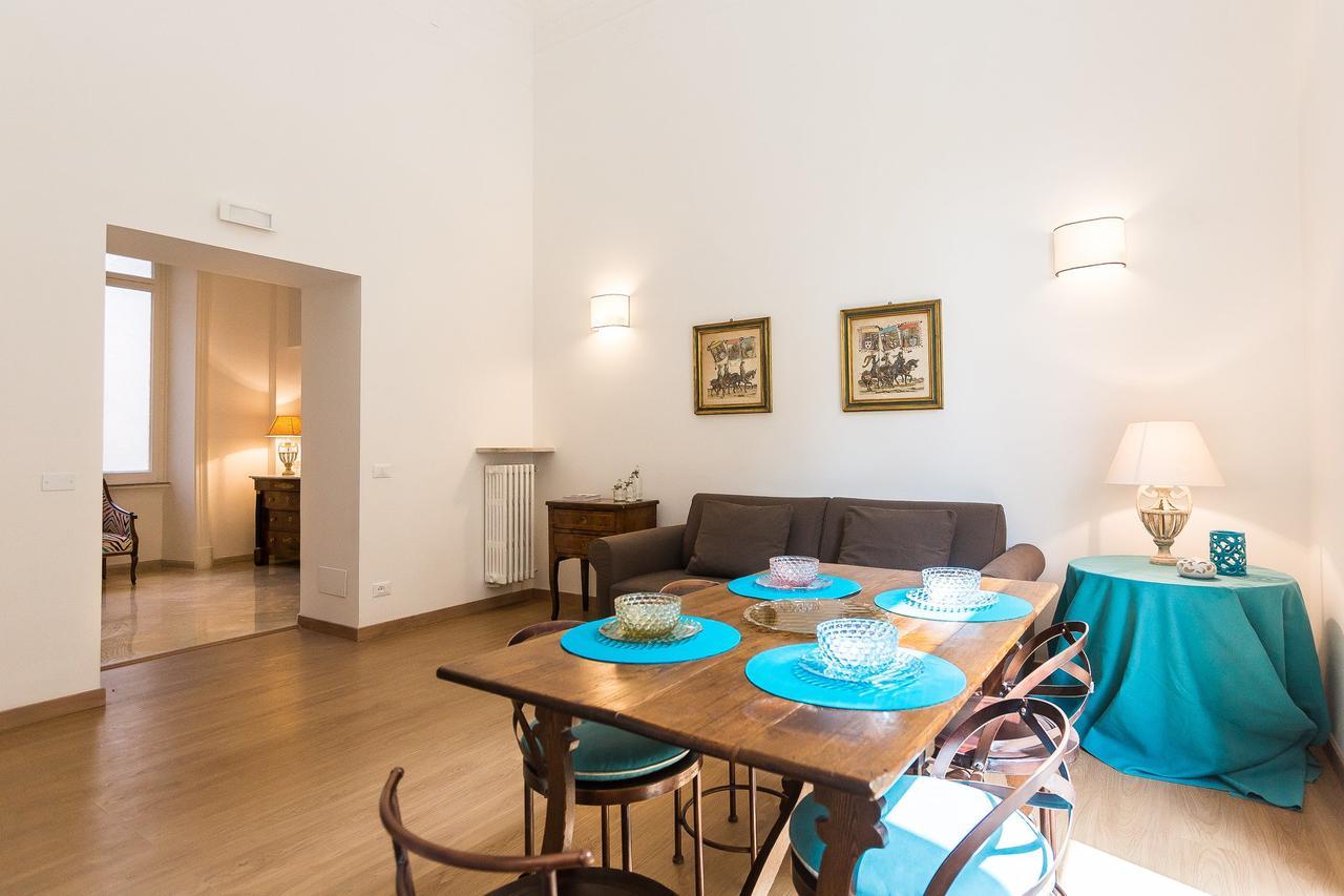 Prestigious Apartment Via Barberini Rome Bagian luar foto