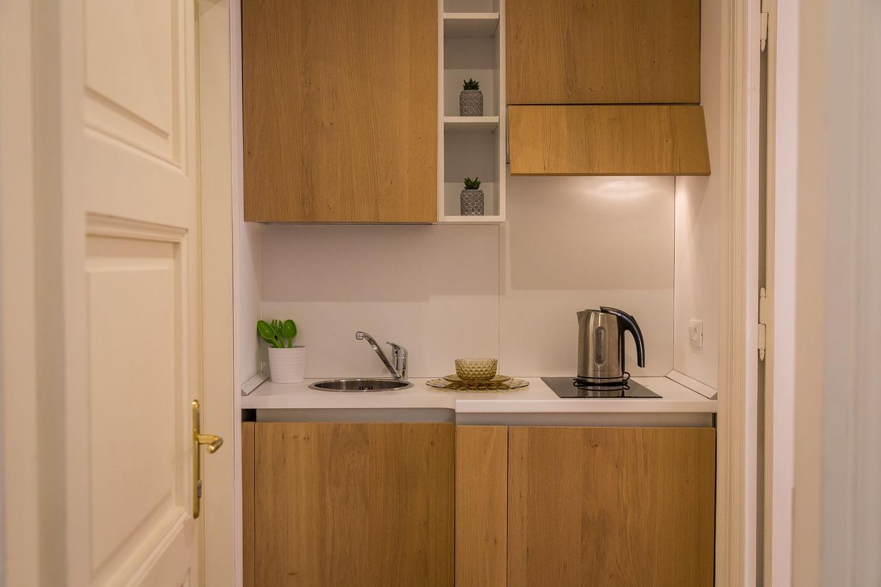Prestigious Apartment Via Barberini Rome Bagian luar foto